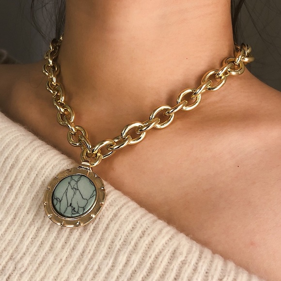 Retro Gold Marble Pendent Necklace - Picture 3 of 7